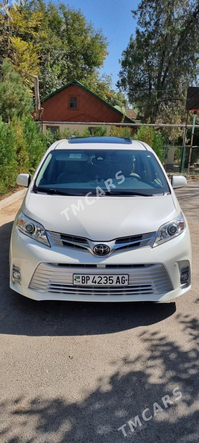 Toyota Sienna 2018 - 498 000 TMT - Хитровка - img 3