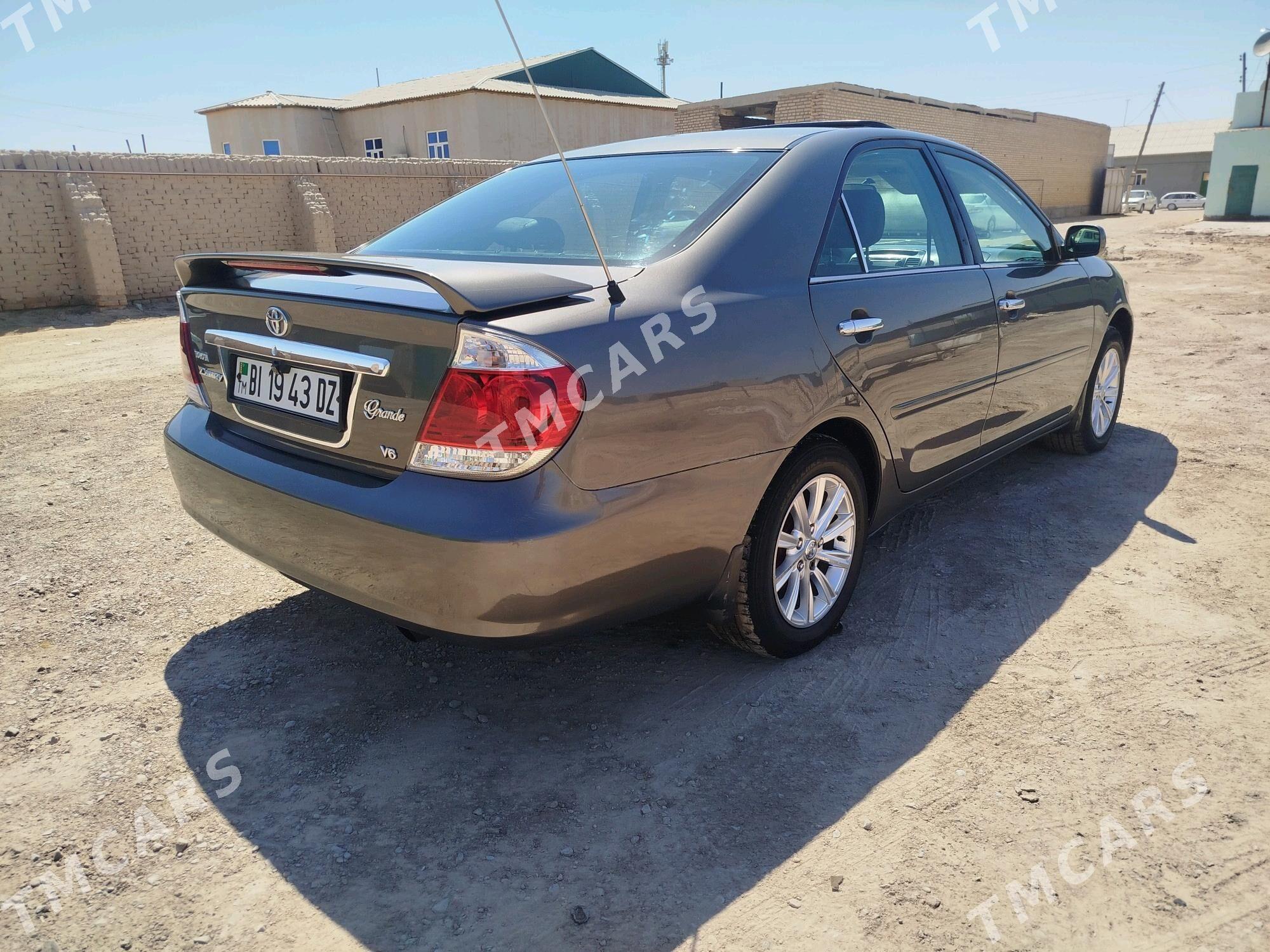 Toyota Camry 2003 - 170 000 TMT - Кёнеургенч - img 1