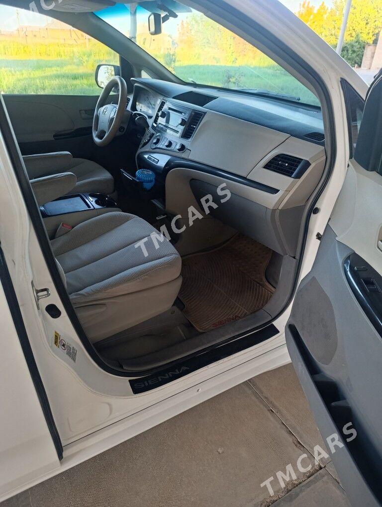 Toyota Sienna 2010 - 270 000 TMT - Mary - img 2