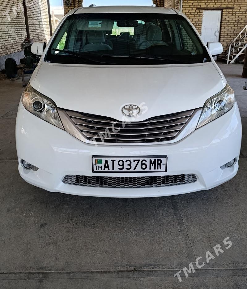 Toyota Sienna 2010 - 270 000 TMT - Mary - img 4
