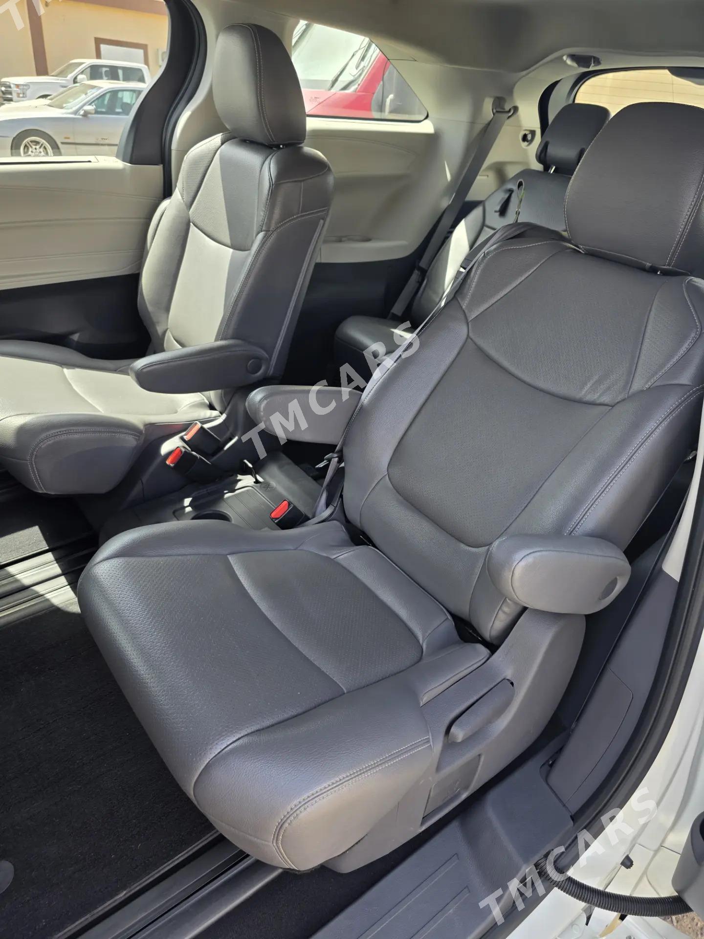 Toyota Sienna 2022 - 500 000 TMT - Туркменабат - img 8