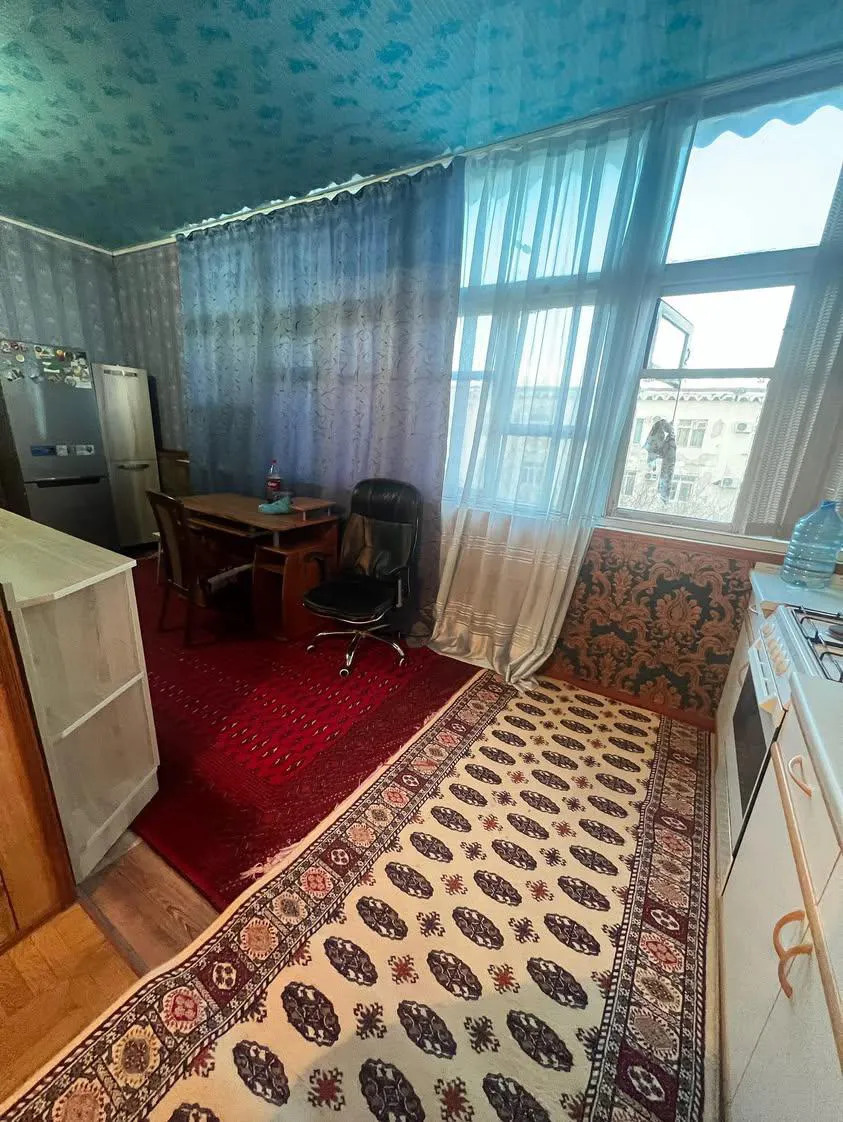KEMINE IPATEKA. SATLYK JAŸ - Aşgabat - img 1