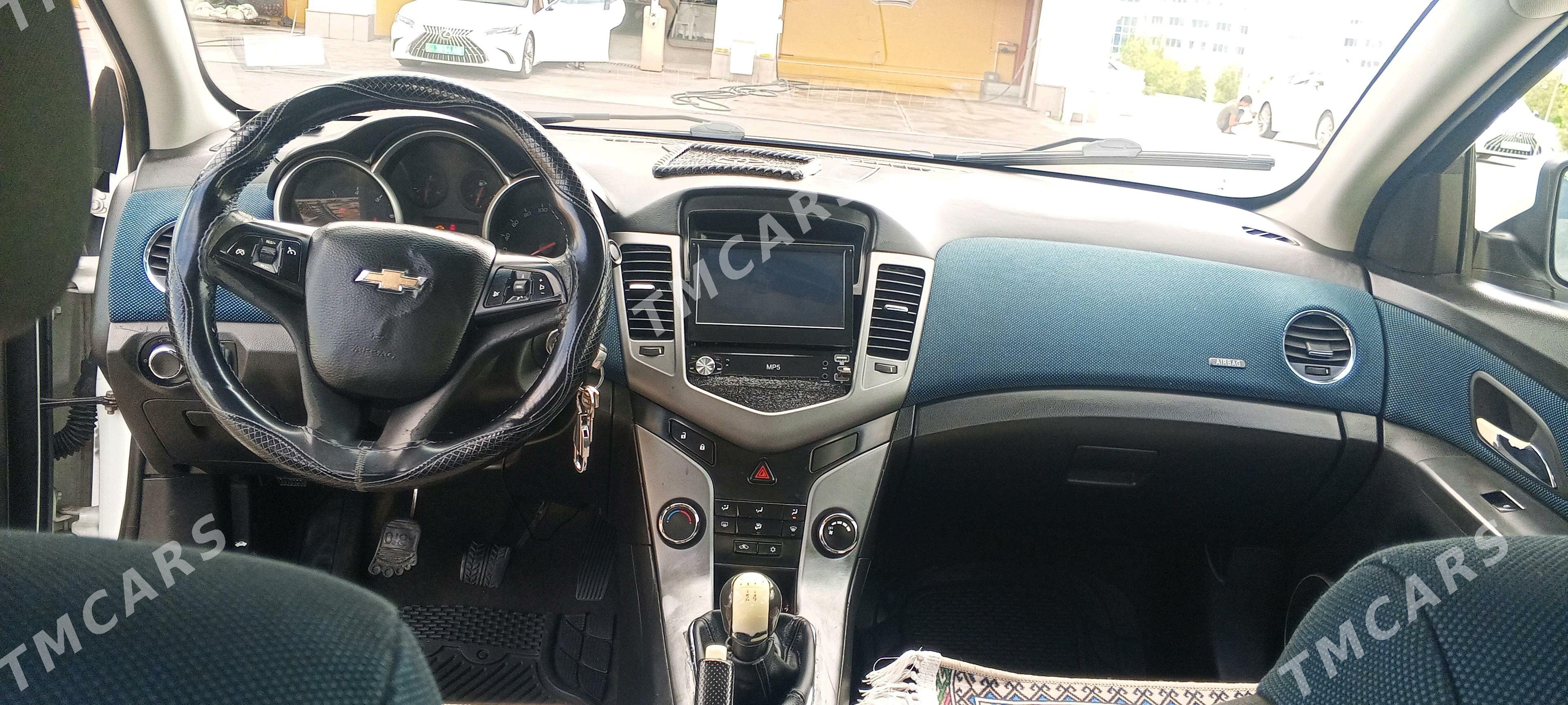 Chevrolet Cruze 2011 - 105 000 TMT - ул. Подвойского (Битарап Туркменистан шаёлы) - img 7