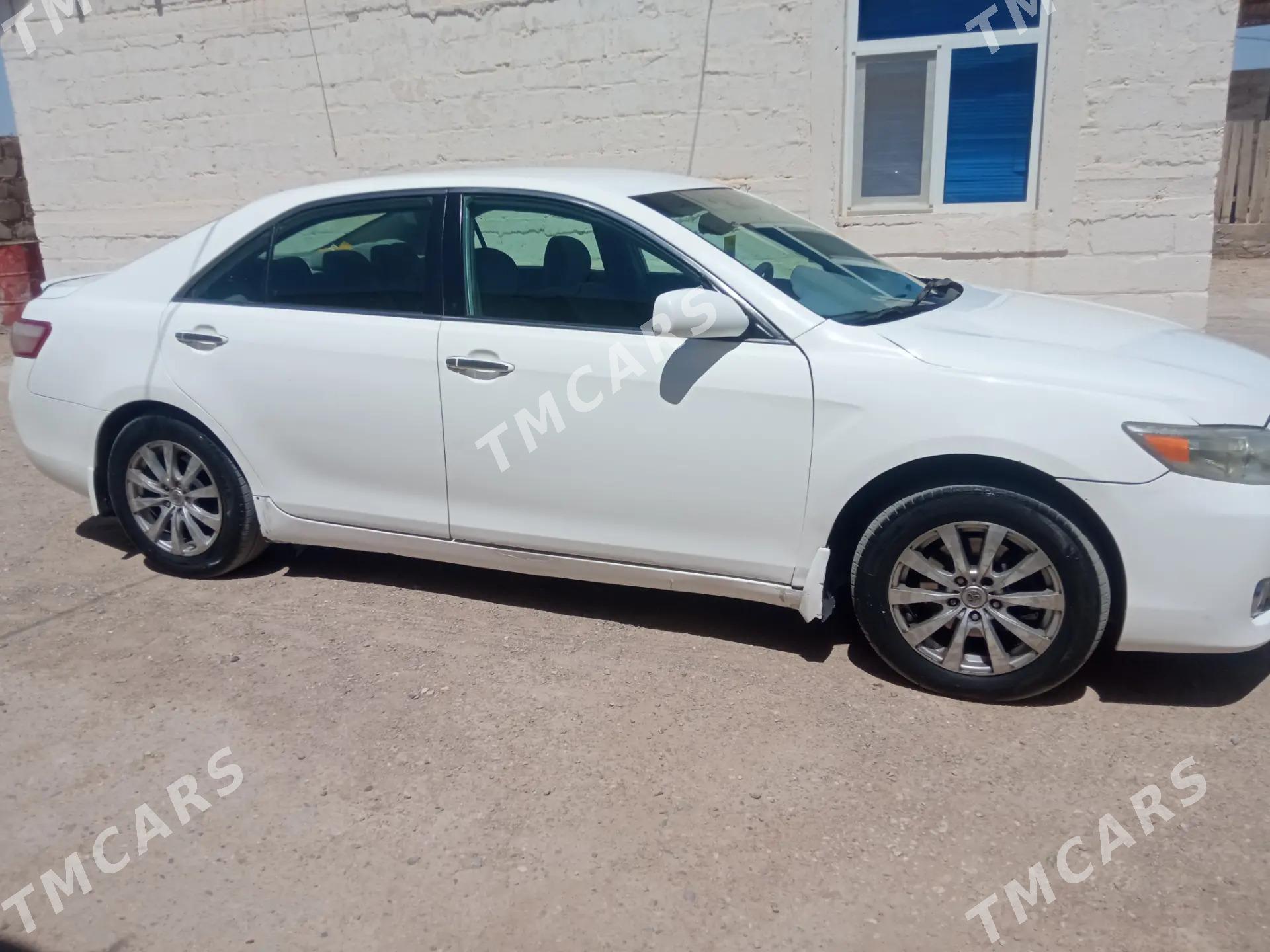 Toyota Camry 2007 - 130 000 TMT - Гумдаг - img 1
