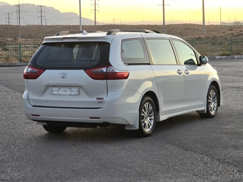 Toyota Sienna 2019 - 540 000 TMT - Ашхабад - img 2