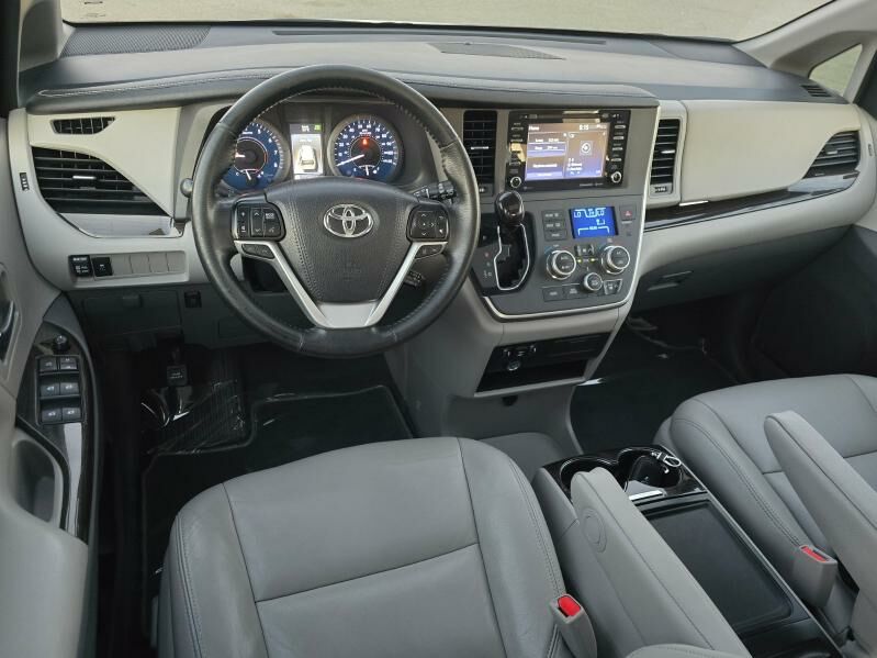 Toyota Sienna 2019 - 540 000 TMT - Ашхабад - img 8