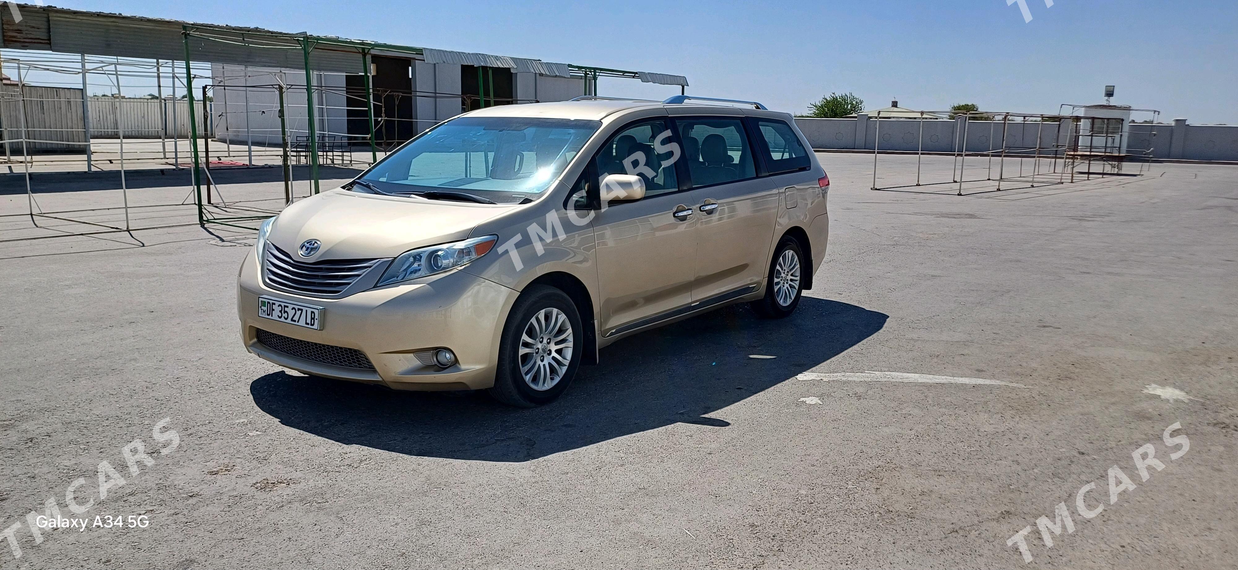 Toyota Sienna 2011 - 270 000 TMT - Керки - img 1