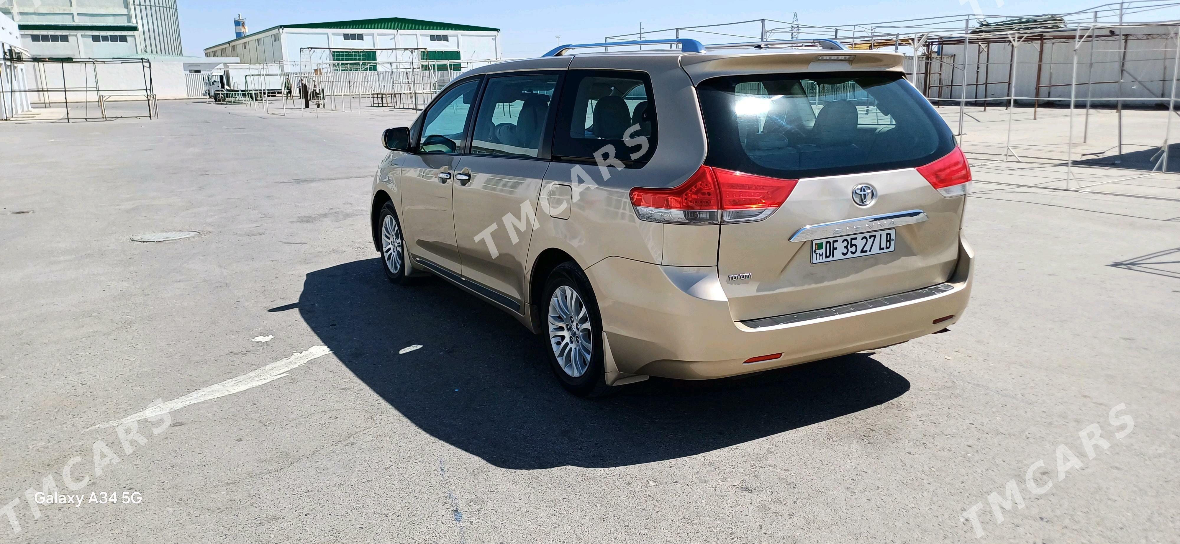 Toyota Sienna 2011 - 270 000 TMT - Керки - img 5