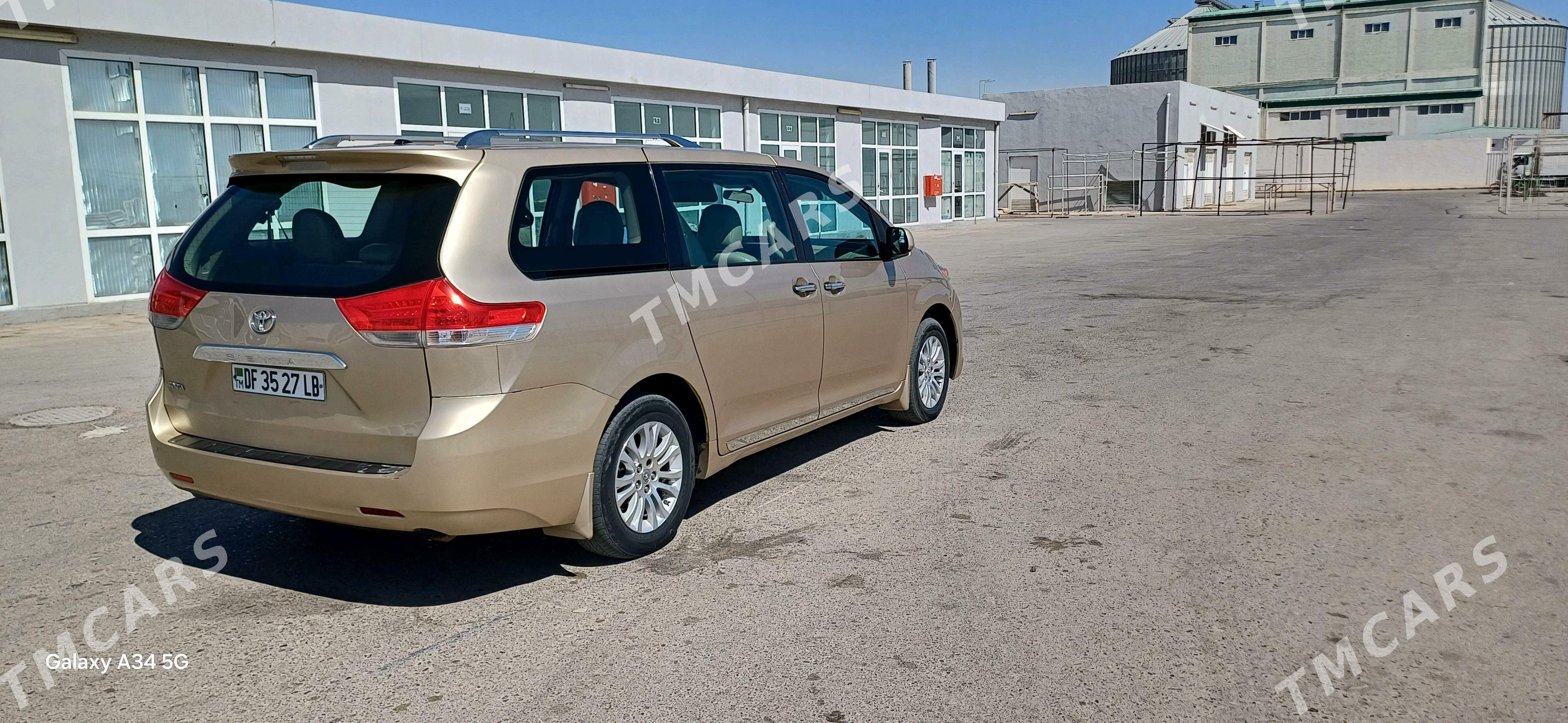Toyota Sienna 2011 - 270 000 TMT - Керки - img 6
