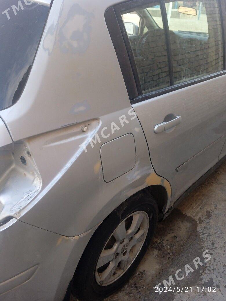 Nissan Versa 2010 - 105 000 TMT - Кака - img 3