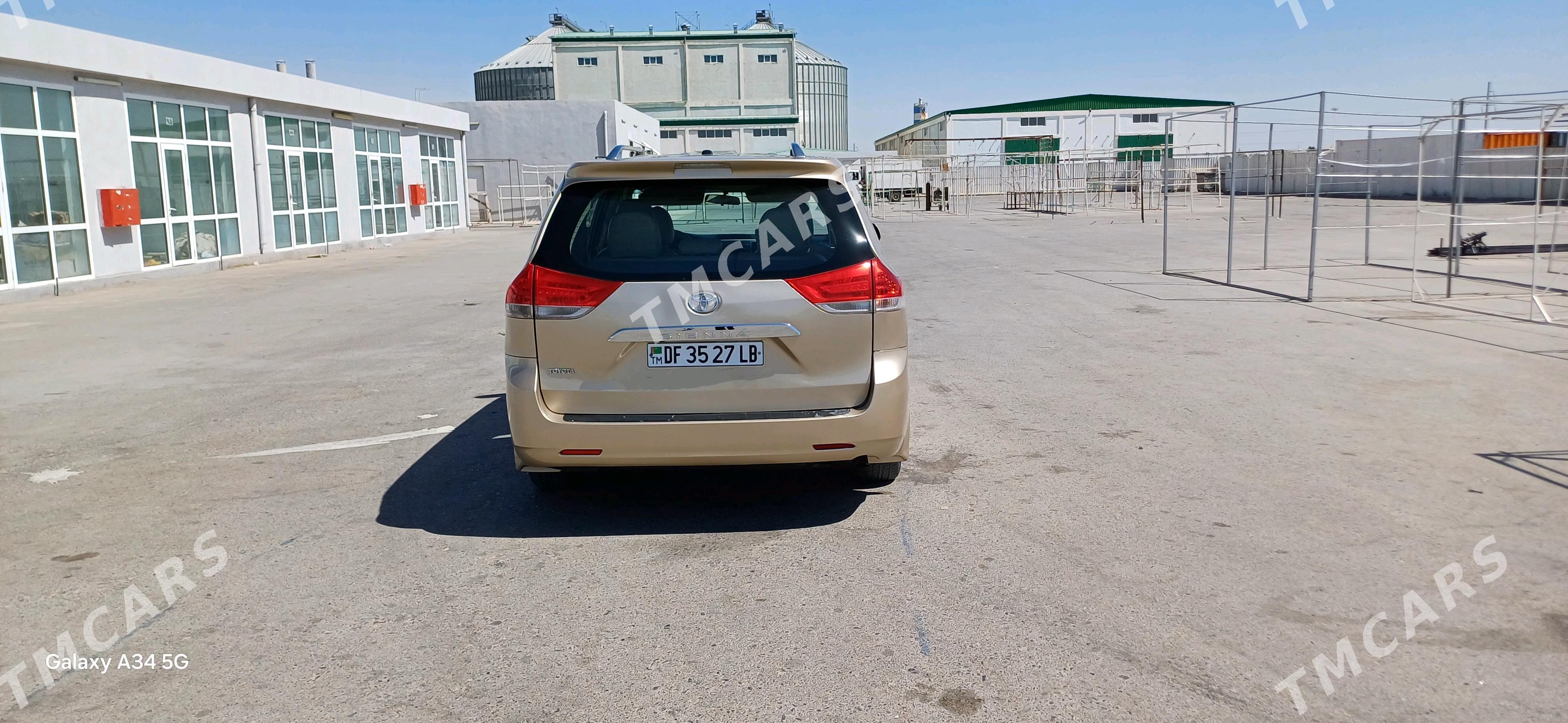 Toyota Sienna 2011 - 270 000 TMT - Керки - img 7