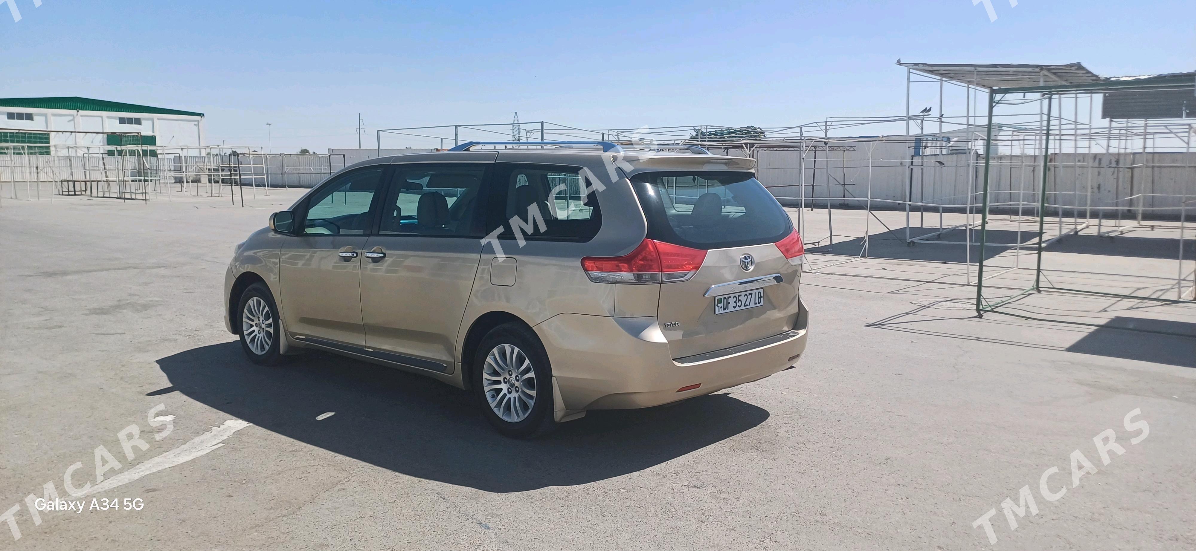 Toyota Sienna 2011 - 270 000 TMT - Керки - img 8