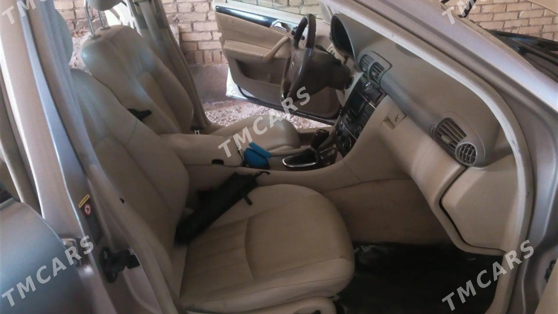 Mercedes-Benz C-Class 2005 - 120 000 TMT - Чарджоу - img 1