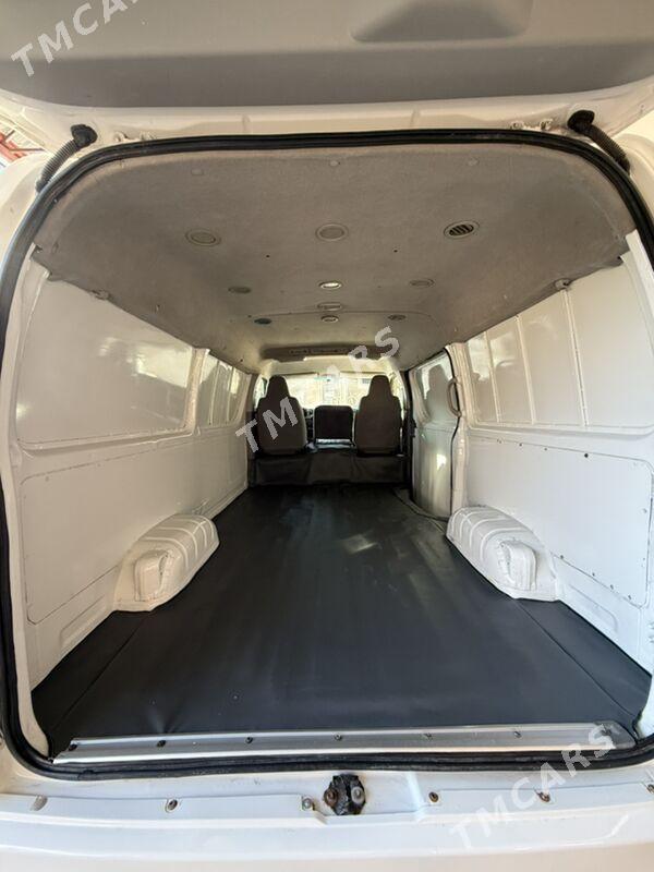 Toyota Hiace 2010 - 228 000 TMT - Керки - img 1
