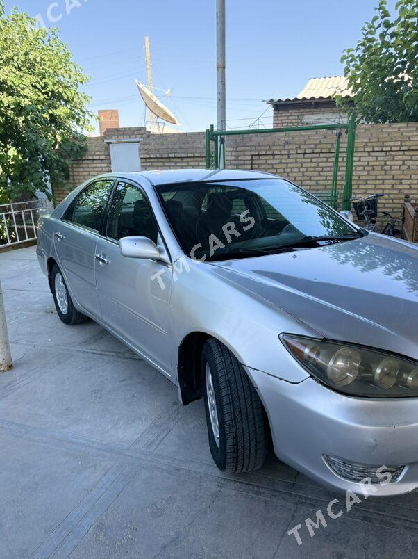 Toyota Camry 2003 - 130 000 TMT - Мары - img 5