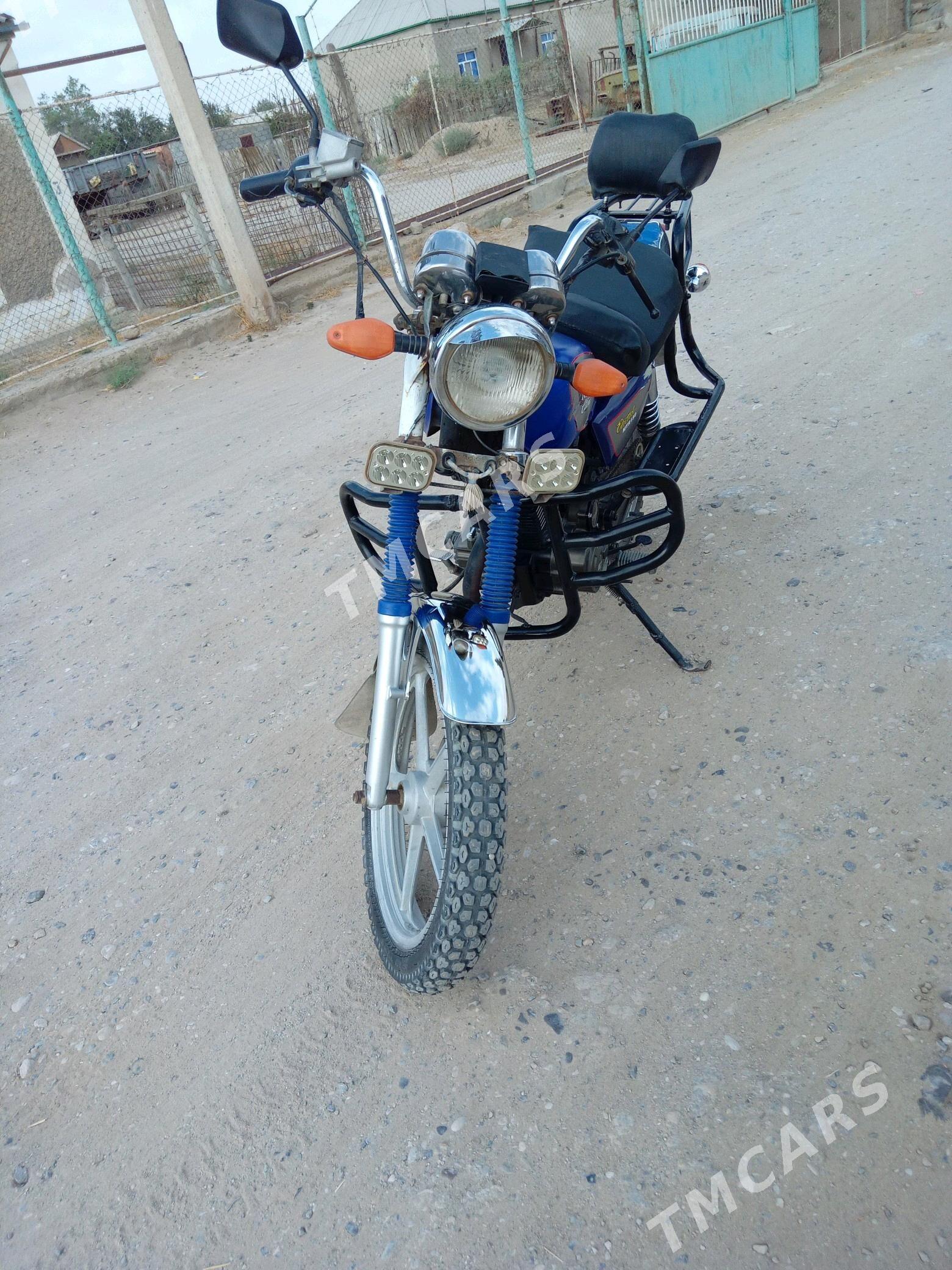 Fekon FK150-8G 2015 - 9 400 TMT - Этрек - img 2