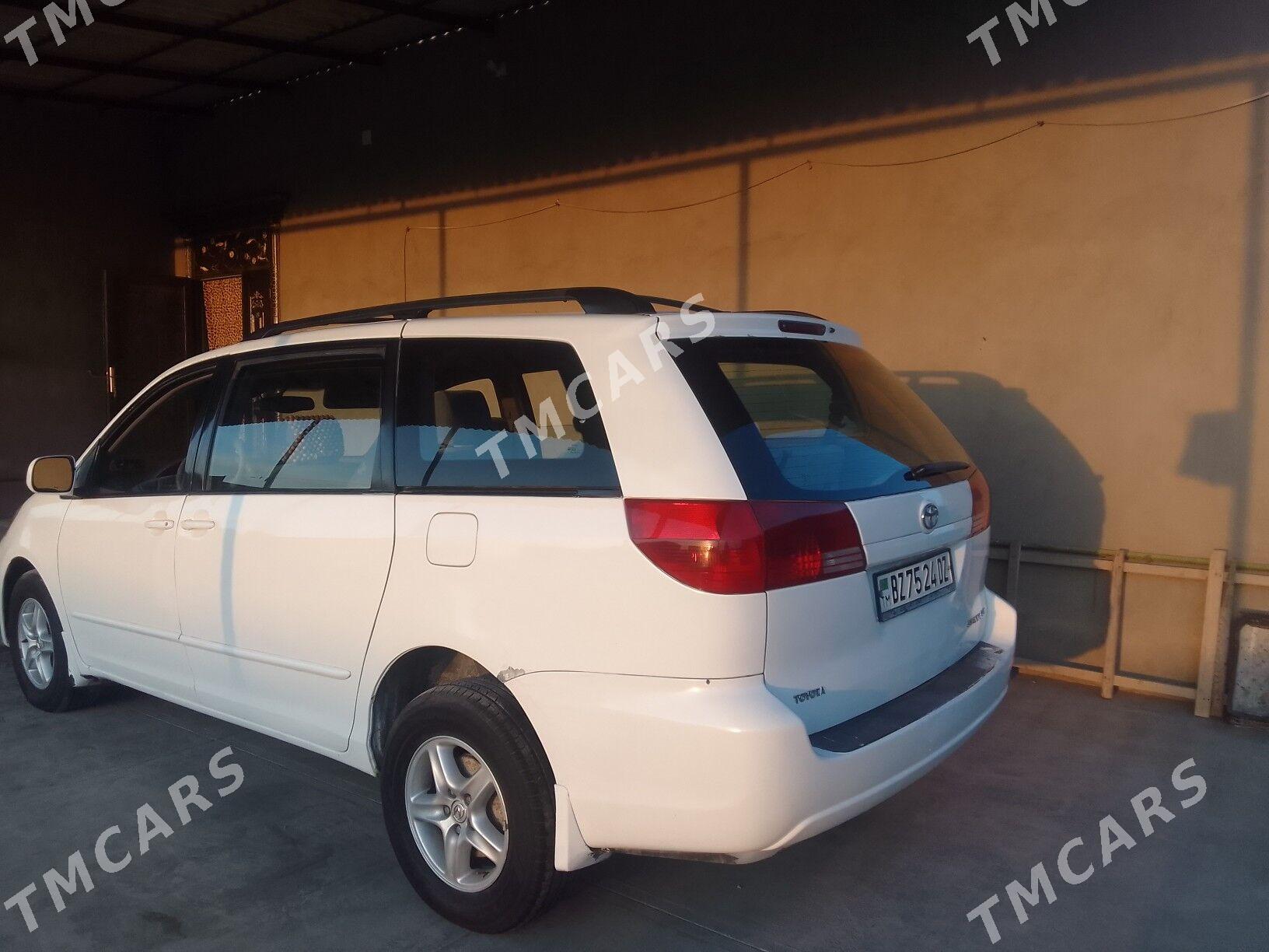 Toyota Sienna 2004 - 200 000 TMT - Дашогуз - img 1