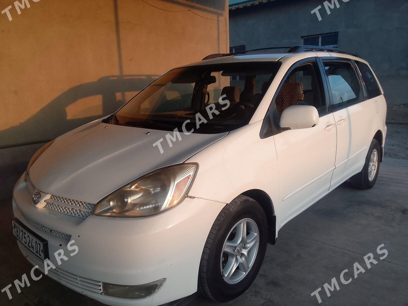 Toyota Sienna 2004 - 200 000 TMT - Дашогуз - img 3