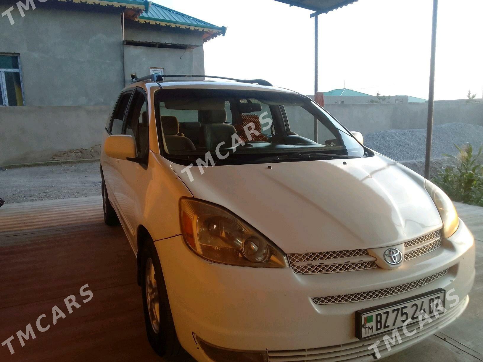Toyota Sienna 2004 - 200 000 TMT - Дашогуз - img 6