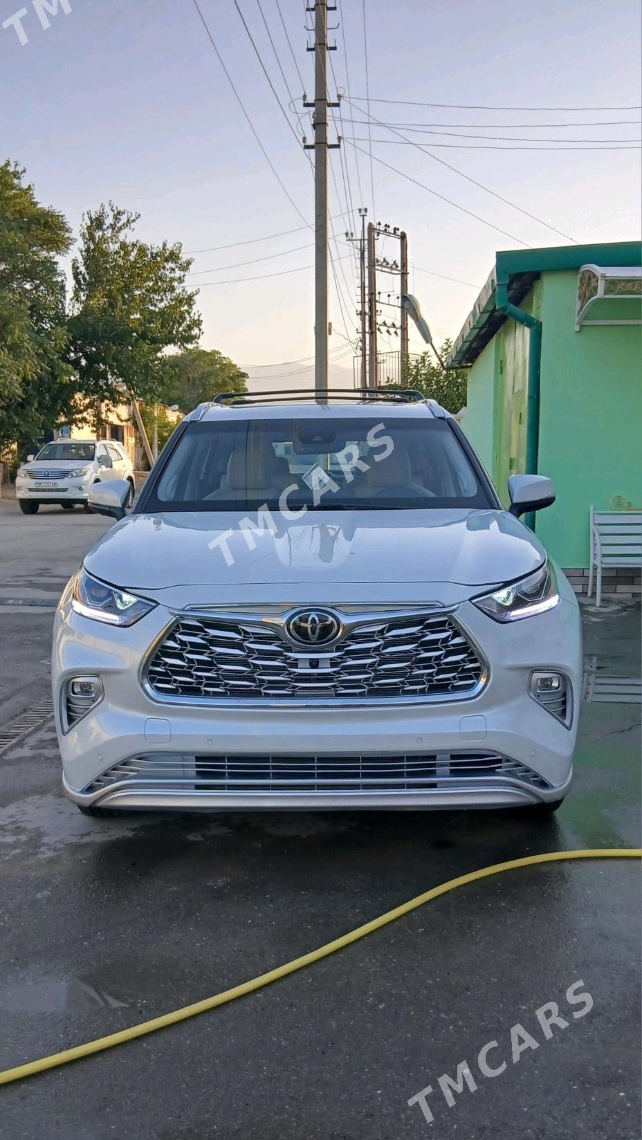 Toyota Highlander 2022 - 666 000 TMT - Ашхабад - img 3