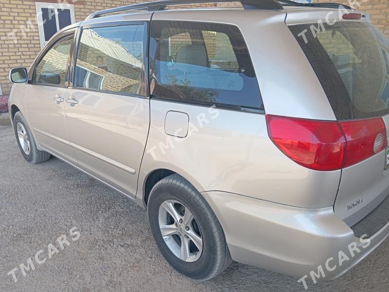 Toyota Sienna 2007 - 220 000 TMT - Туркменгала - img 1