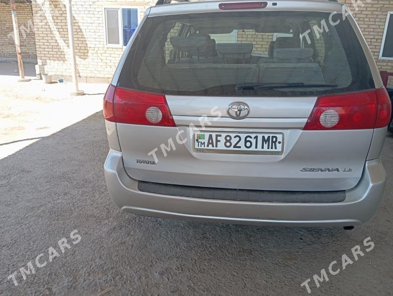 Toyota Sienna 2007 - 220 000 TMT - Туркменгала - img 5