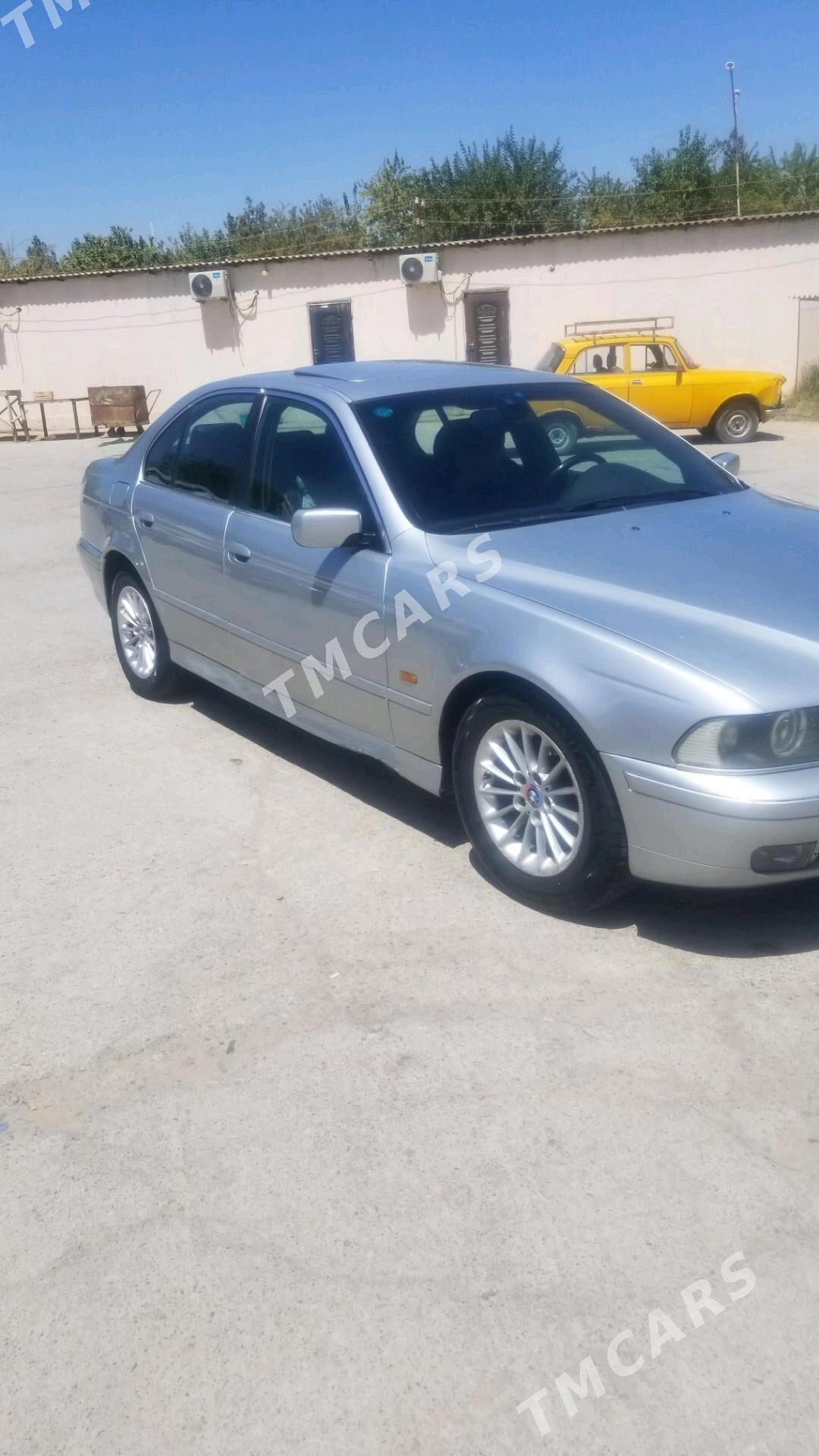 BMW E39 1998 - 90 000 TMT - Mary - img 1