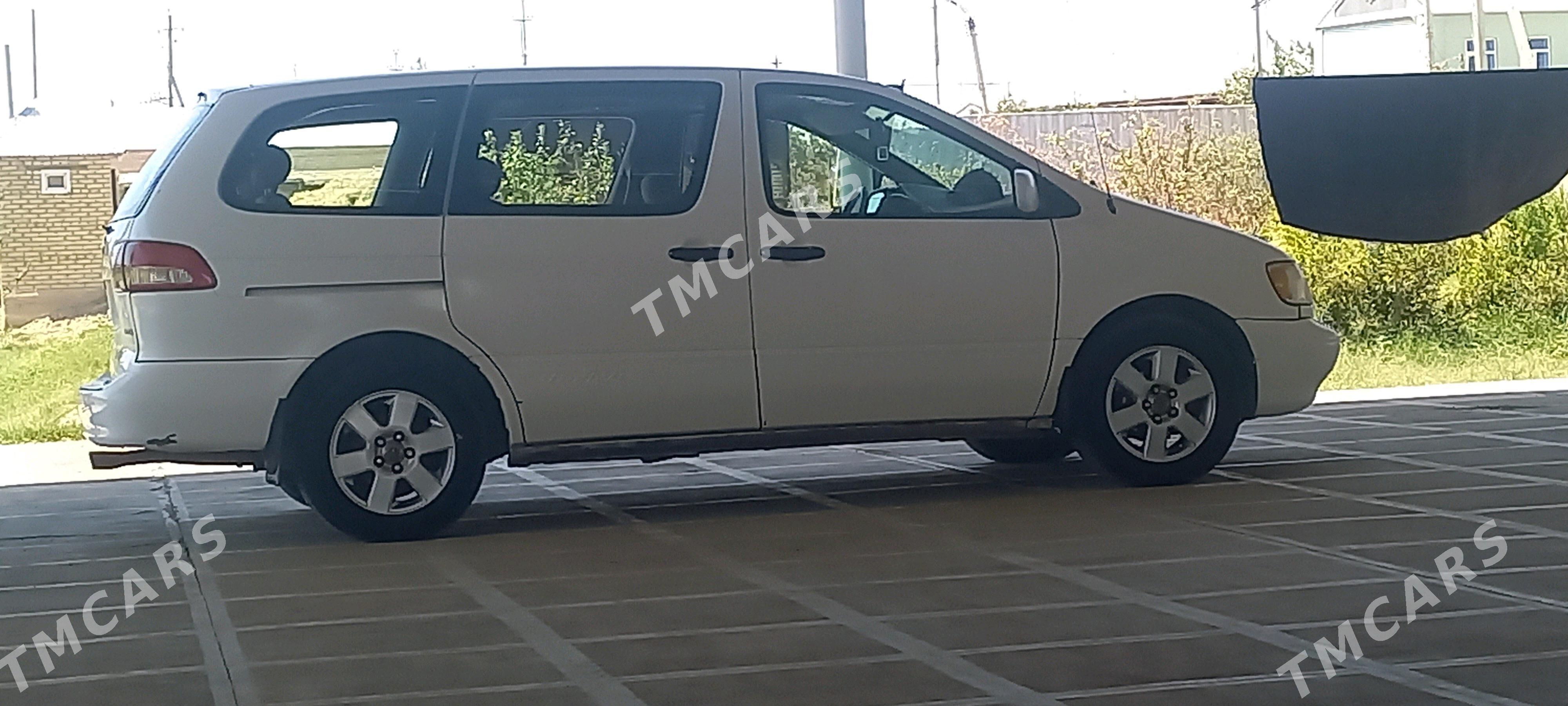 Toyota Sienna 2001 - 140 000 TMT - Wekilbazar - img 1