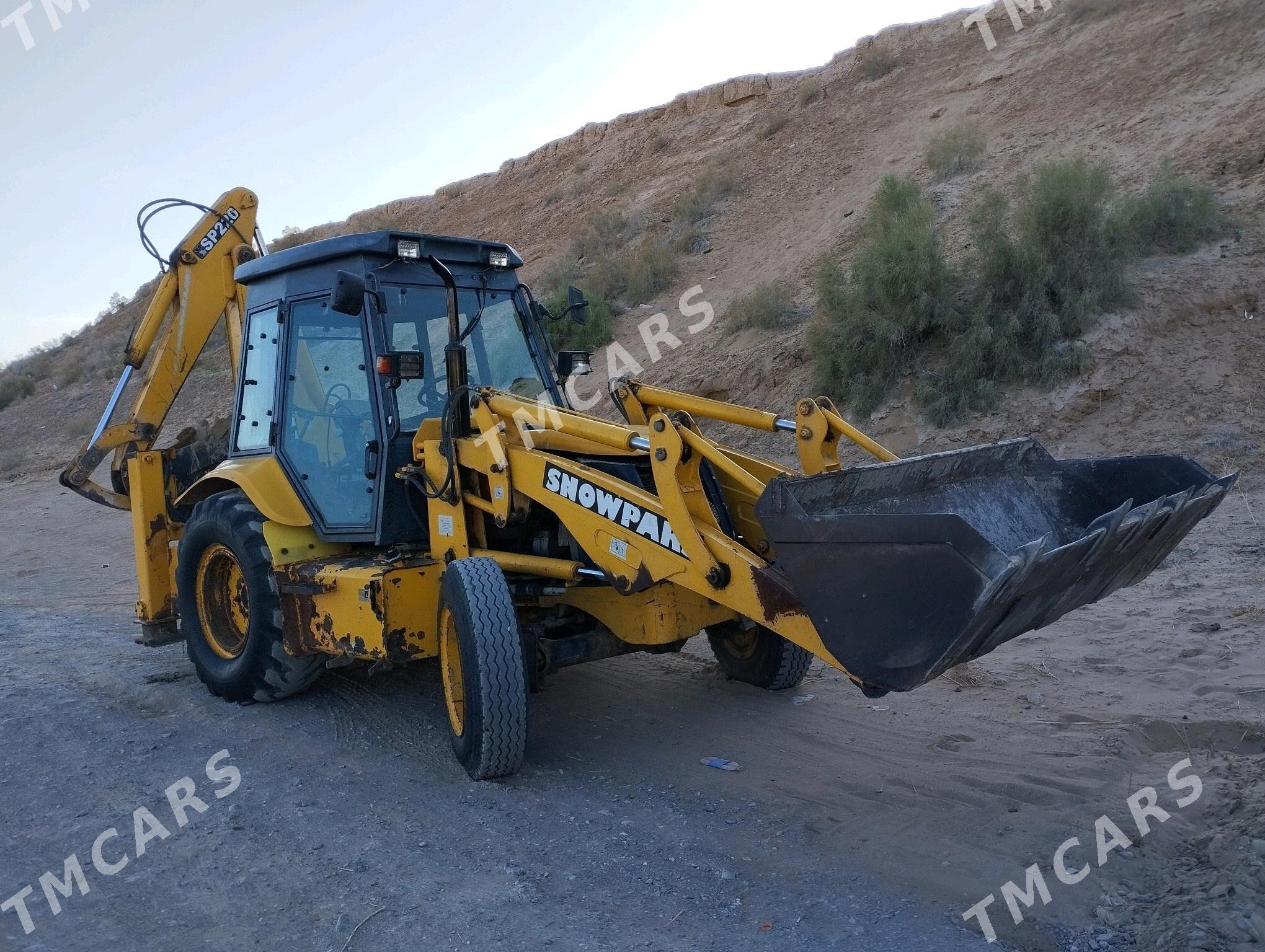 JCB 4CX ECO 2014 - 250 000 TMT - Farap - img 4