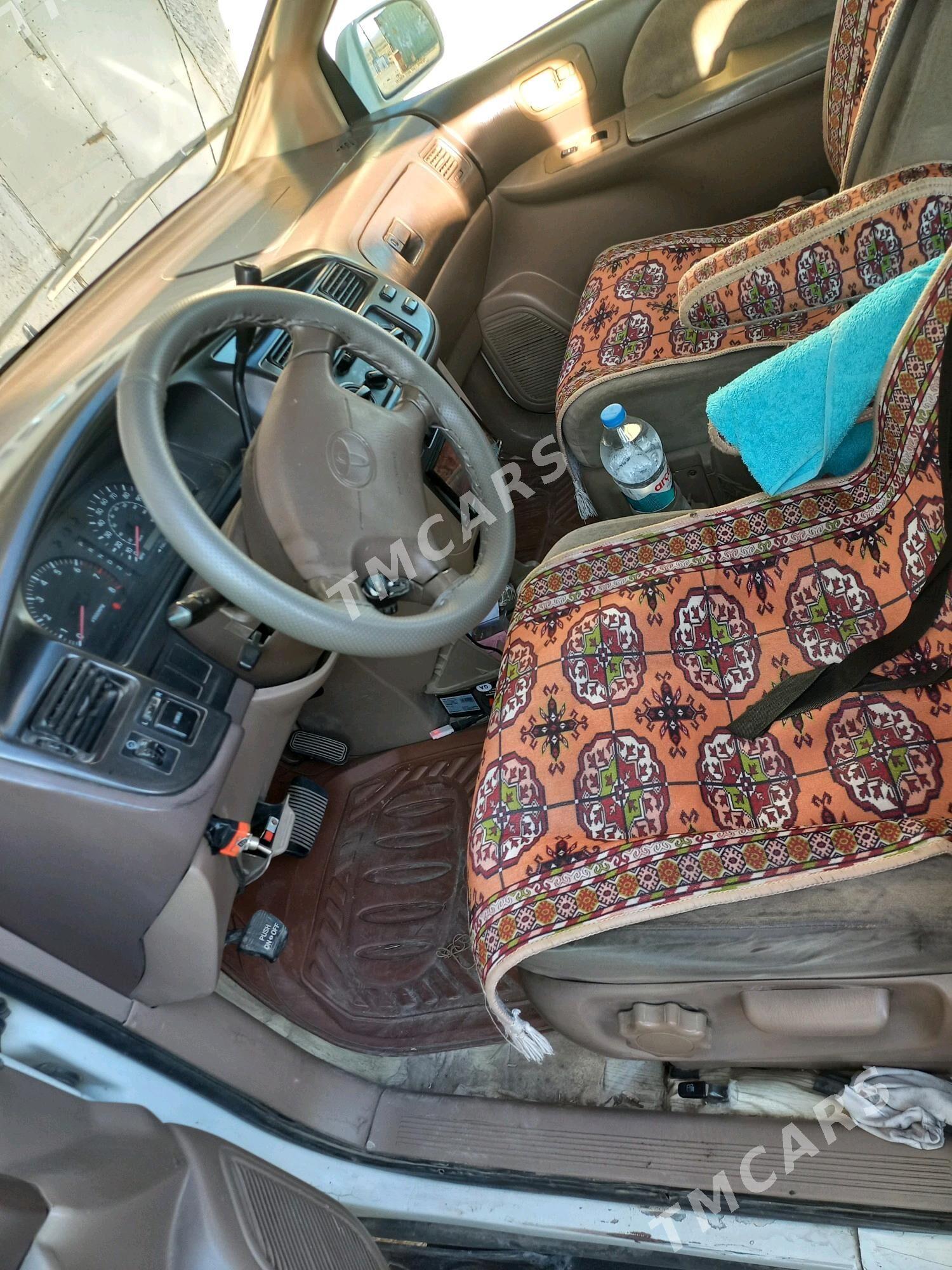 Toyota Sienna 2000 - 155 000 TMT - Magtymguly - img 3