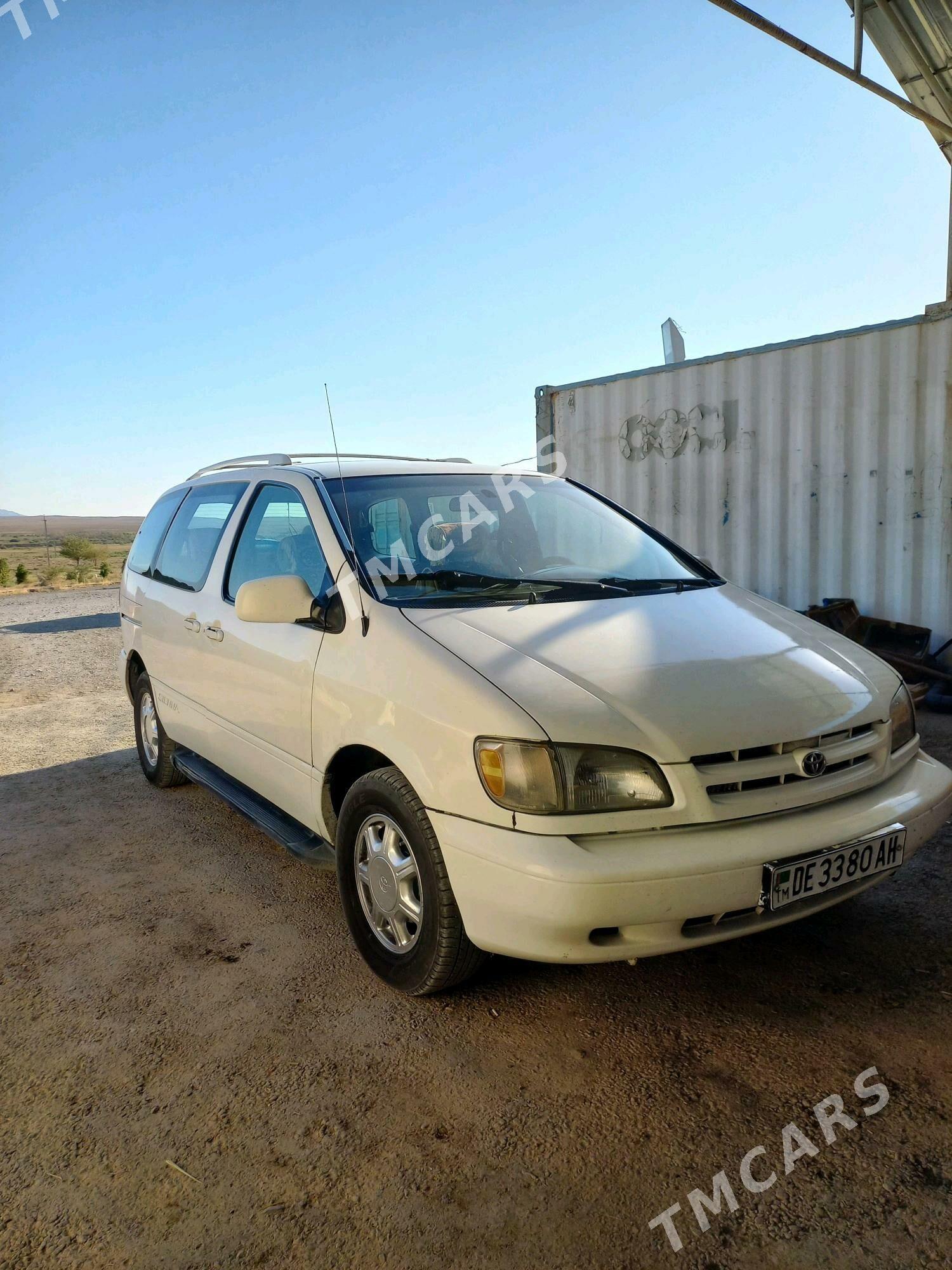 Toyota Sienna 2000 - 155 000 TMT - Magtymguly - img 1