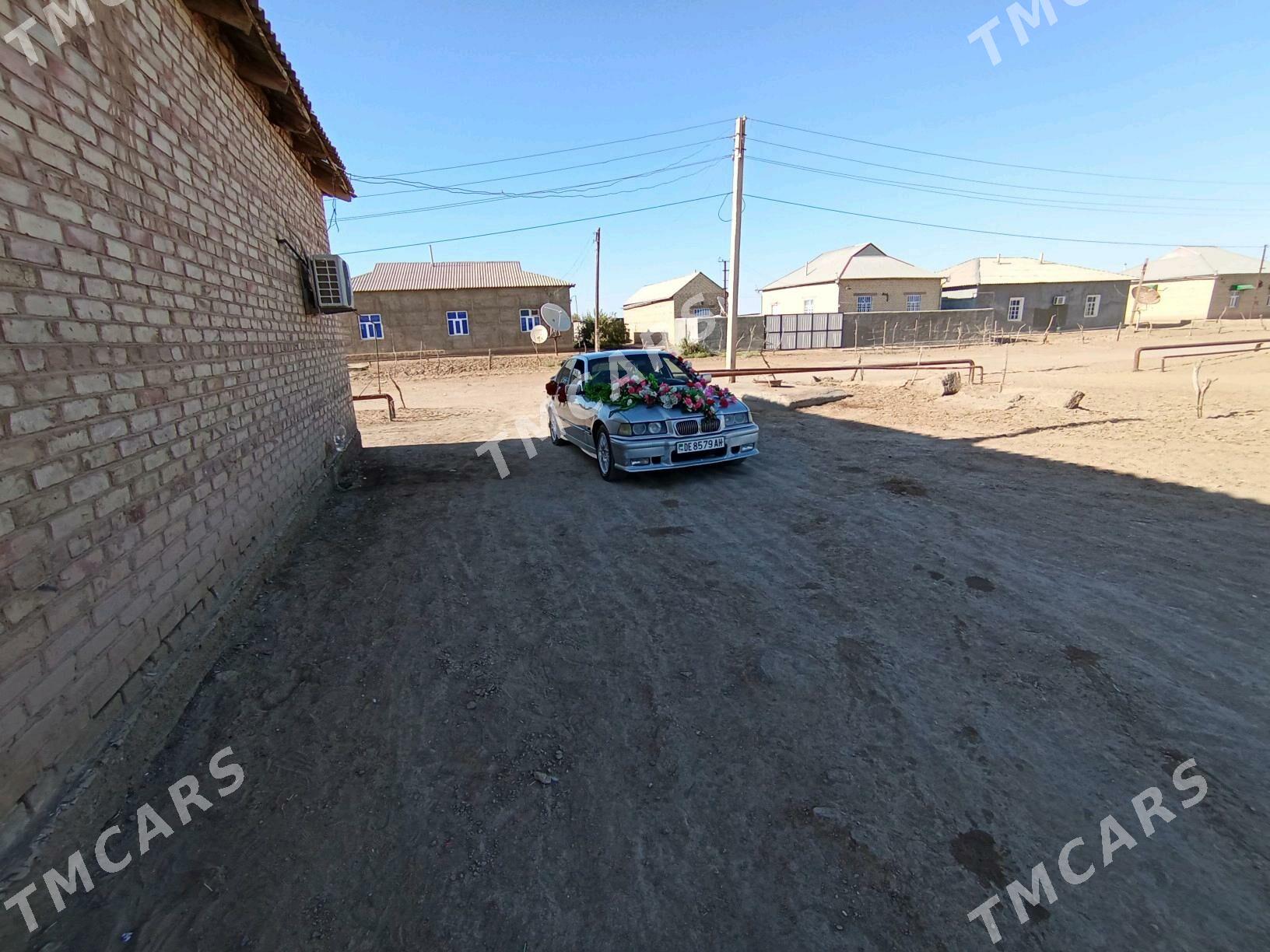 BMW 3 Series 1991 - 50 000 TMT - Aşgabat - img 1