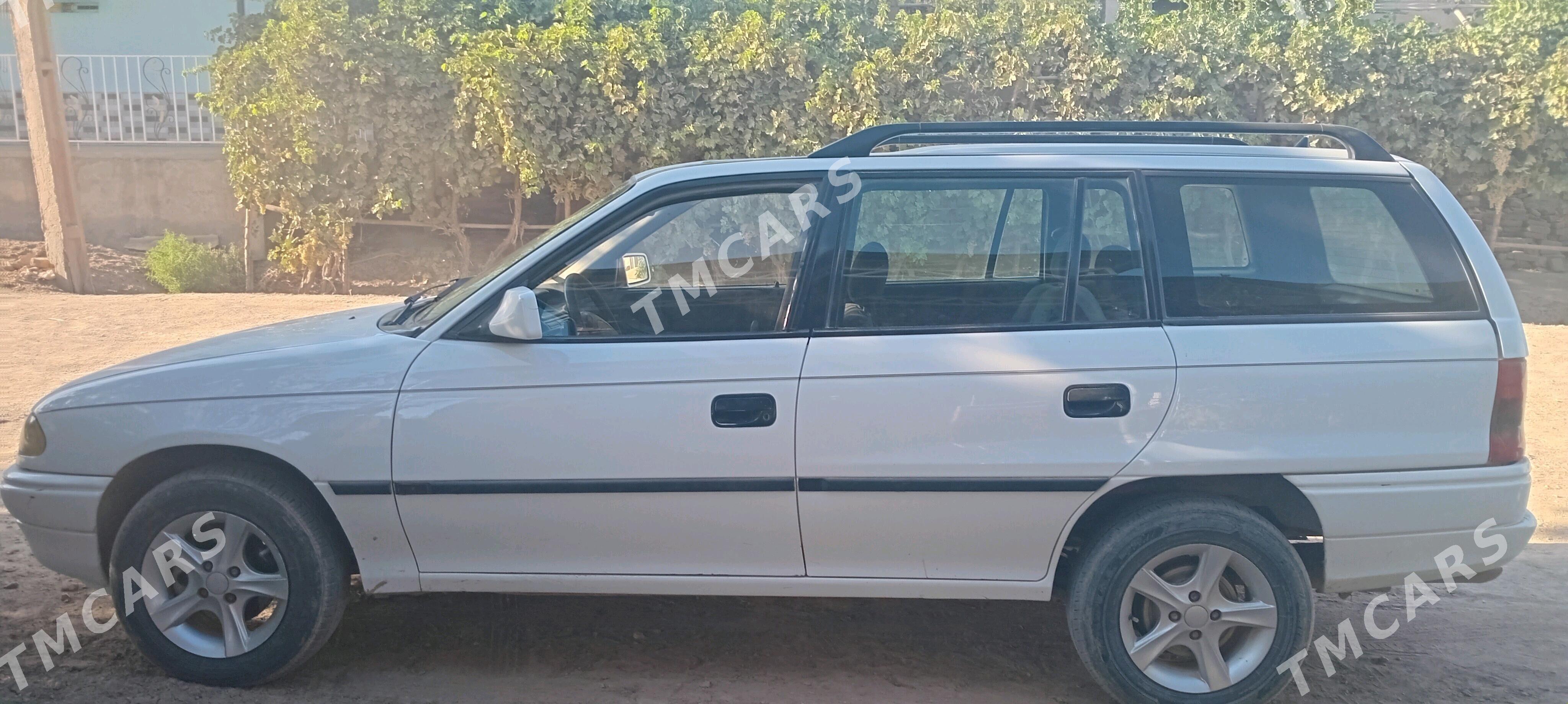 Opel Astra 1994 - 40 000 TMT - Гурбансолтан Едже - img 6