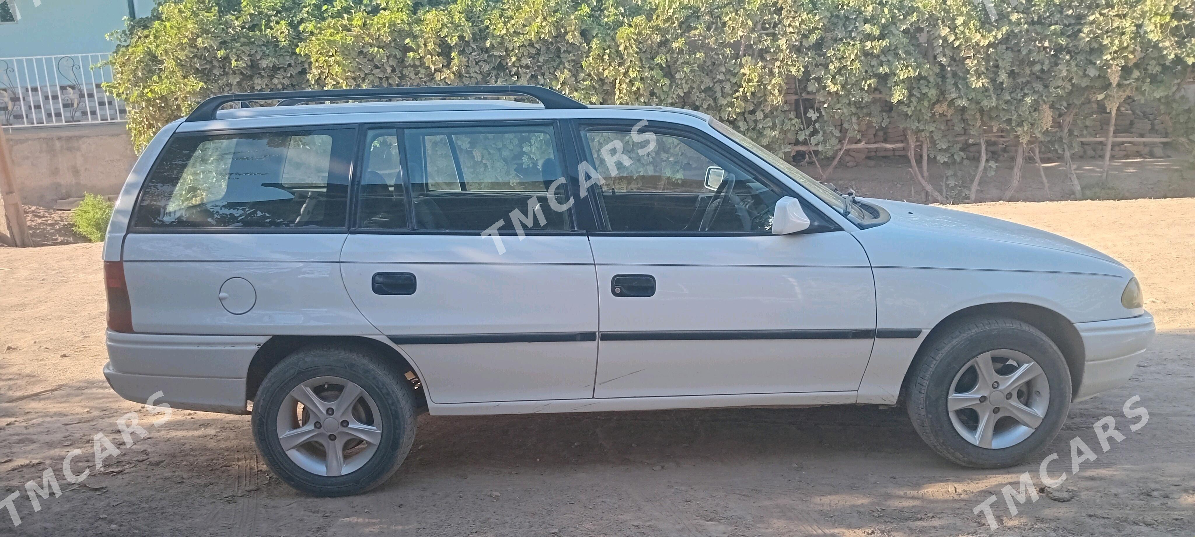 Opel Astra 1994 - 40 000 TMT - Гурбансолтан Едже - img 5