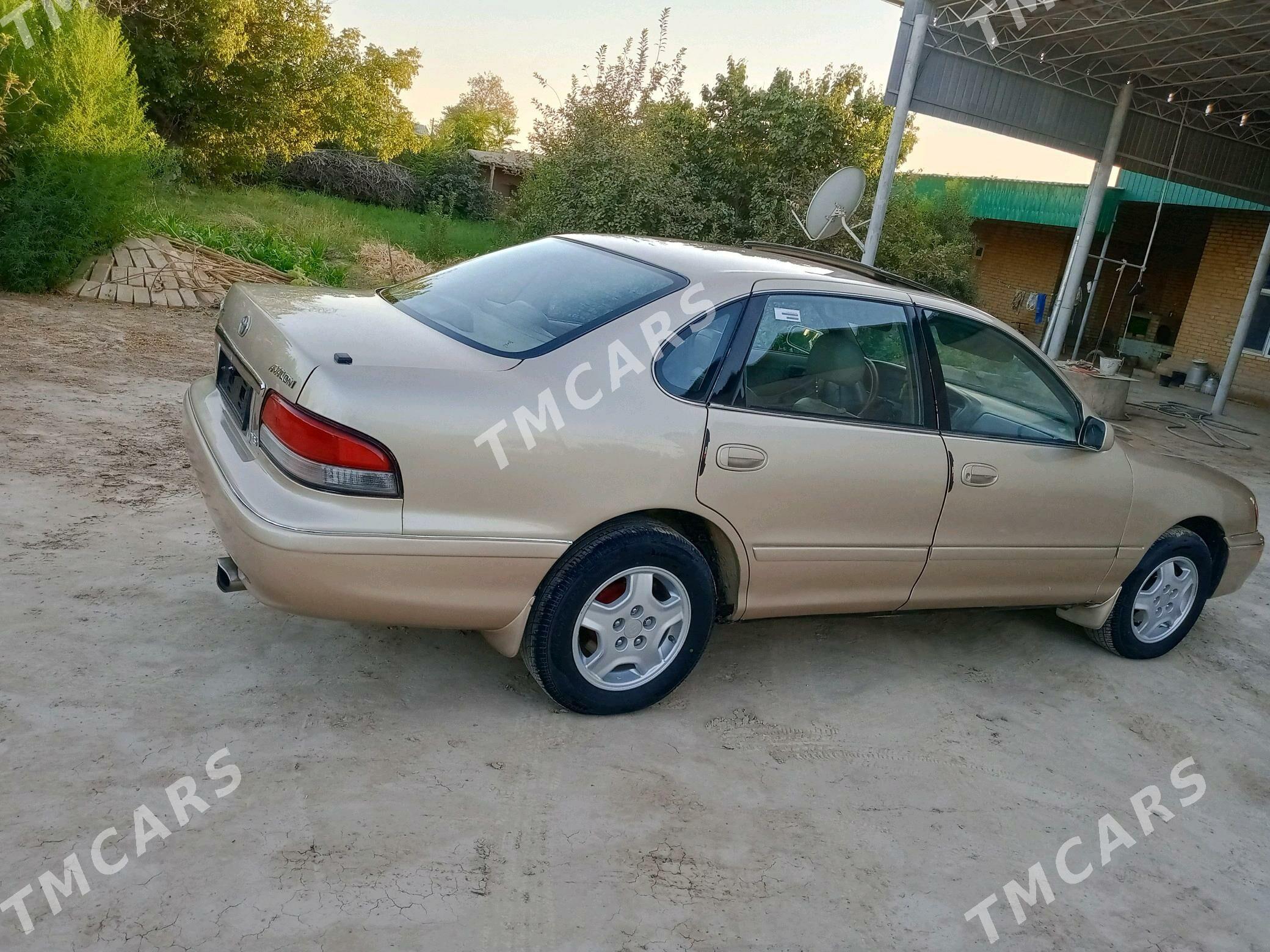 Toyota Avalon 1996 - 130 000 TMT - Halaç - img 1