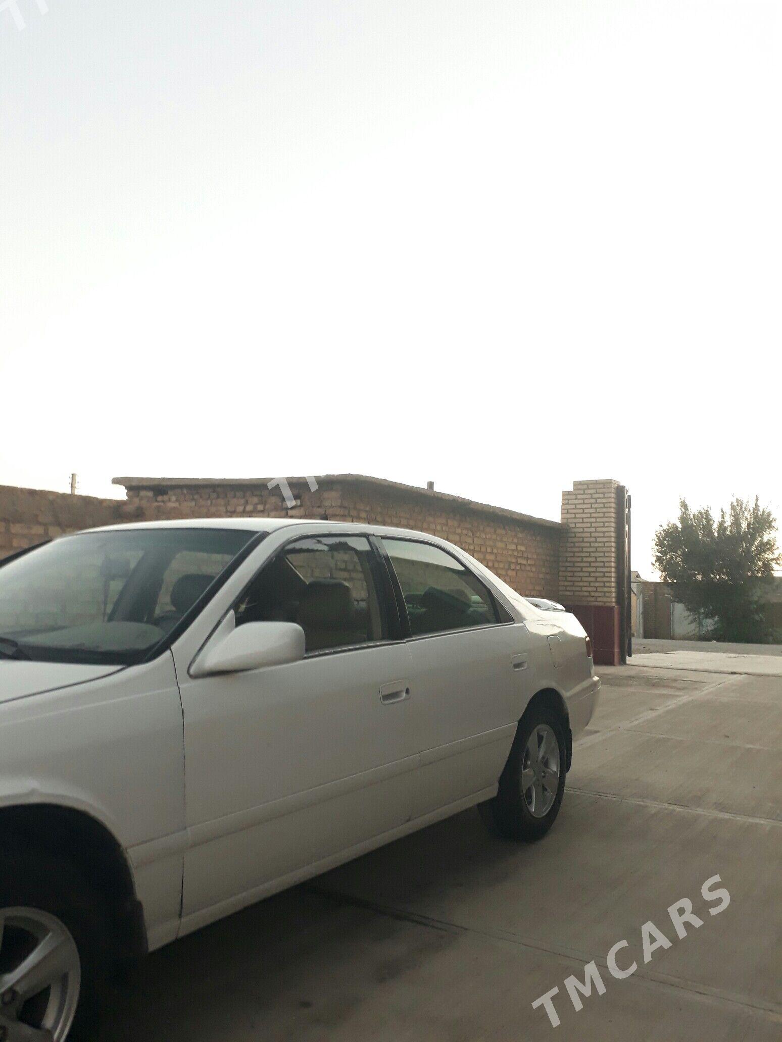 Toyota Camry 2000 - 105 000 TMT - Sarahs - img 3
