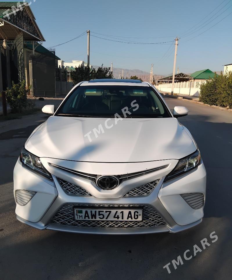 Toyota Camry 2019 - 340 000 TMT - Бузмеин - img 1