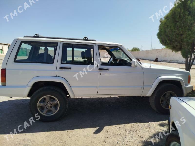 Jeep Cherokee 1999 - 45 000 TMT - Теджен - img 2