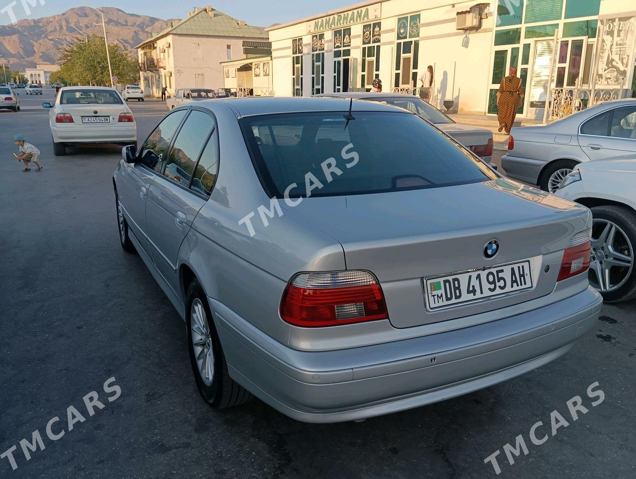 BMW E39 2000 - 135 000 TMT - Балканабат - img 4