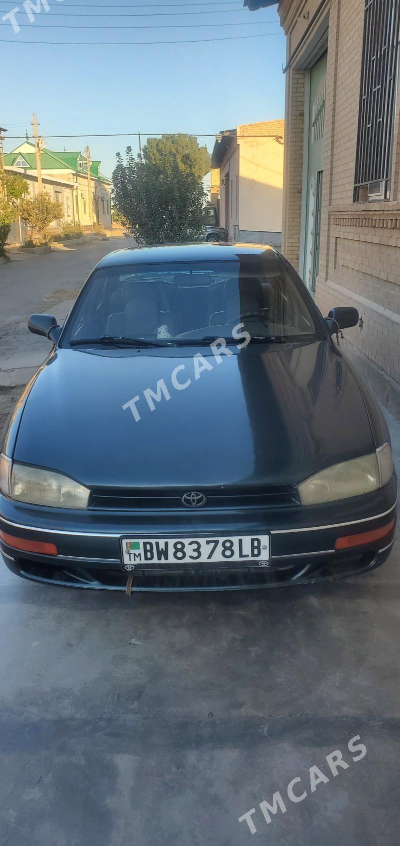 Toyota Camry 1993 - 92 000 TMT - Türkmenabat - img 3