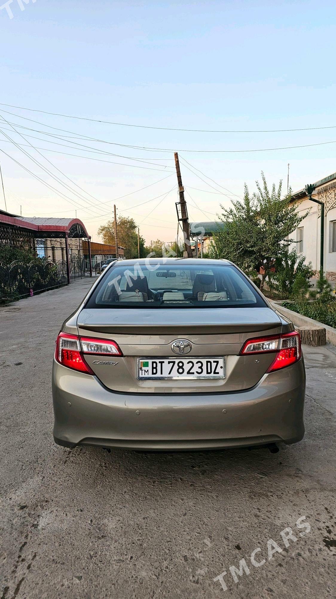 Toyota Camry 2012 - 220 000 TMT - Гурбансолтан Едже - img 6