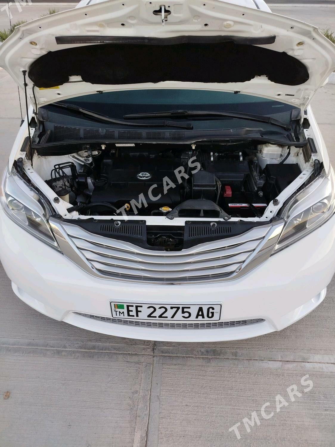 Toyota Sienna 2010 - 290 000 TMT - Aşgabat - img 9