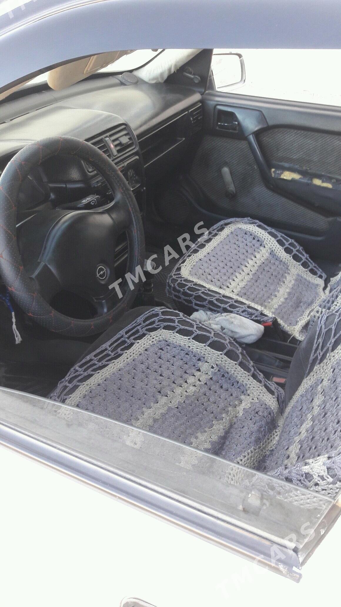 Opel Vectra 1991 - 30 000 TMT - Губадаг - img 7