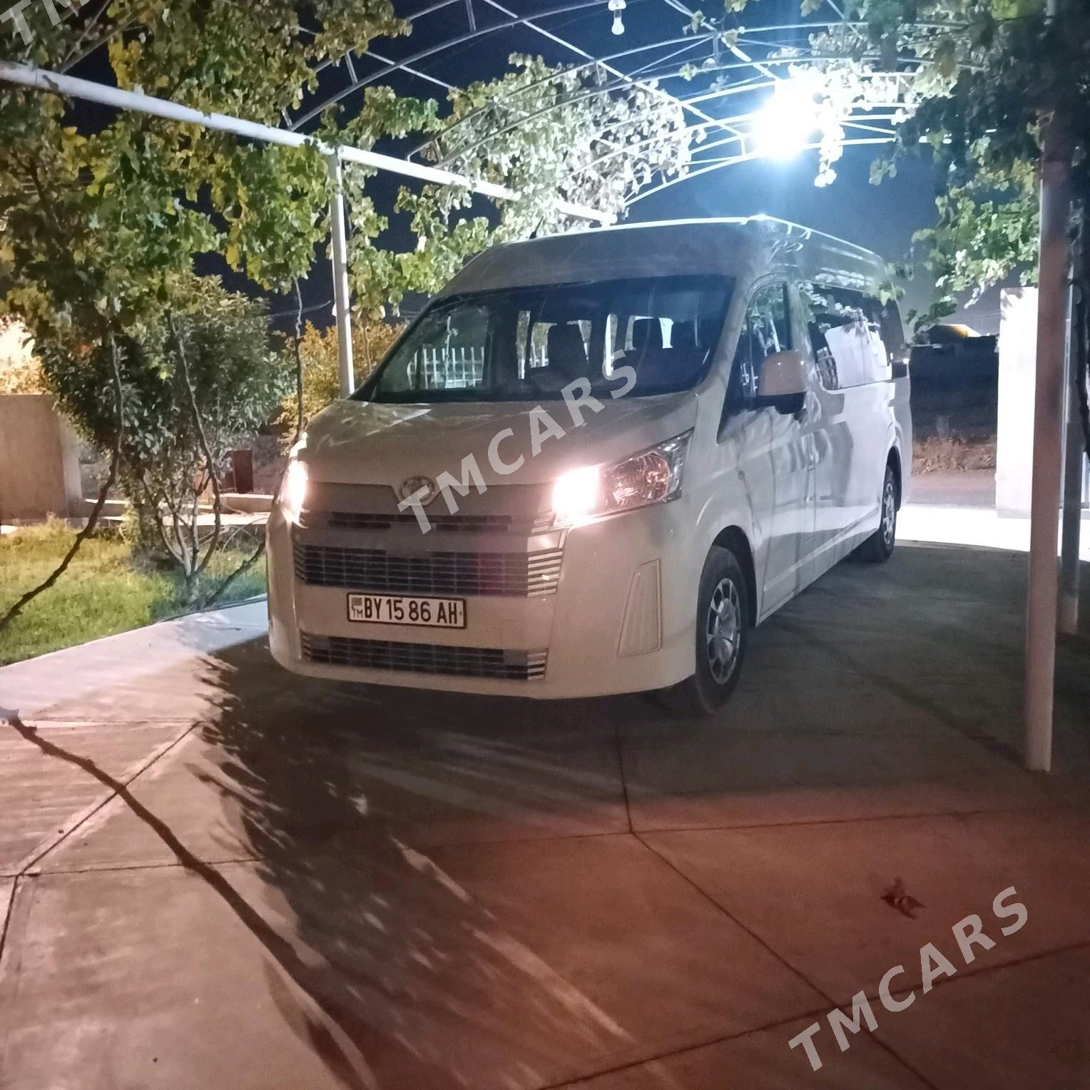 Toyota Hiace 2020 - 630 000 TMT - Гёкдепе - img 3