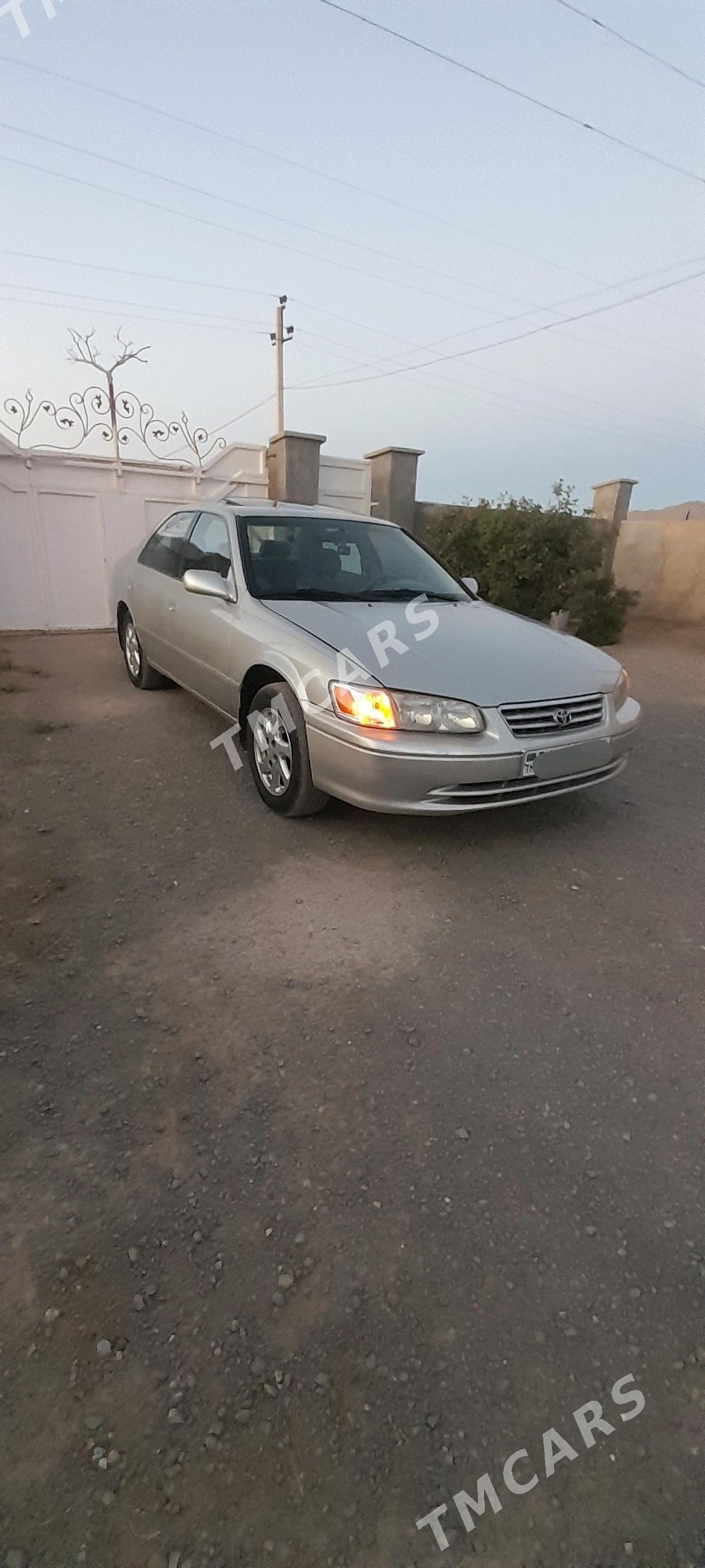 Toyota Camry 2000 - 150 000 TMT - Гызыларбат - img 2