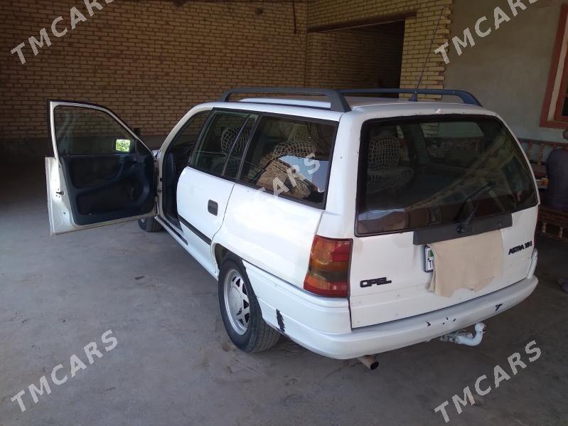 Opel Astra 1993 - 30 000 TMT - Сакар - img 2