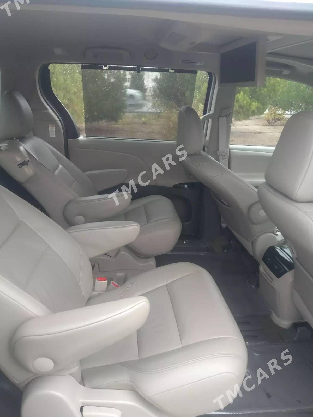 Toyota Sienna 2016 - 367 000 TMT - Балканабат - img 8