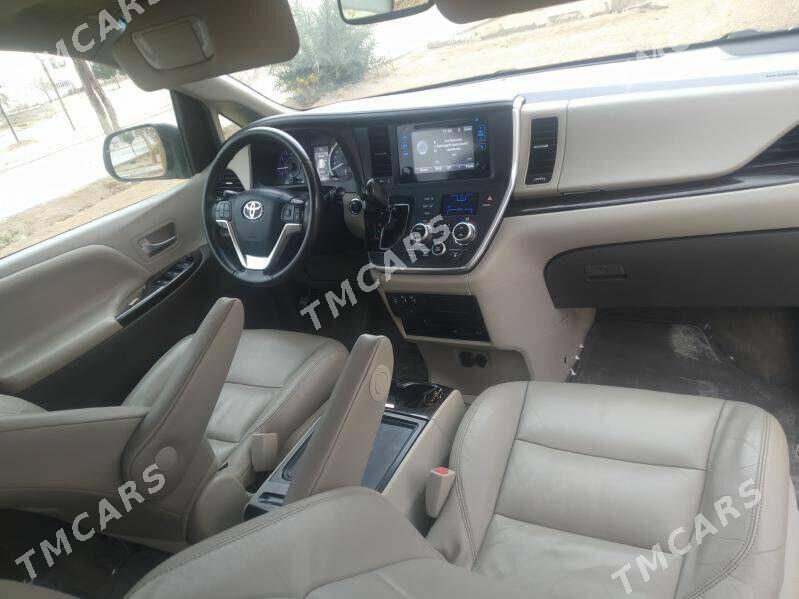 Toyota Sienna 2016 - 367 000 TMT - Балканабат - img 7