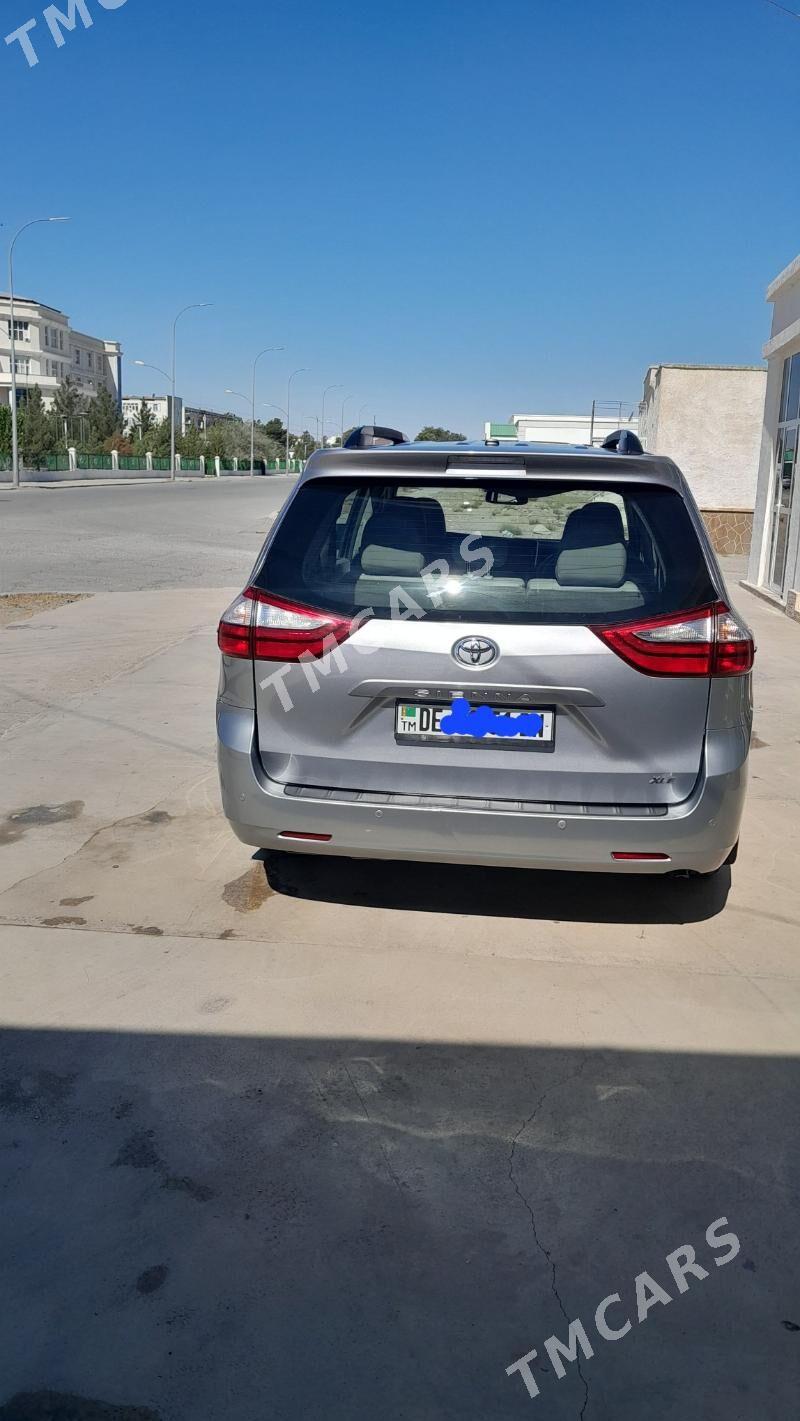 Toyota Sienna 2017 - 410 000 TMT - Gyzylarbat - img 5
