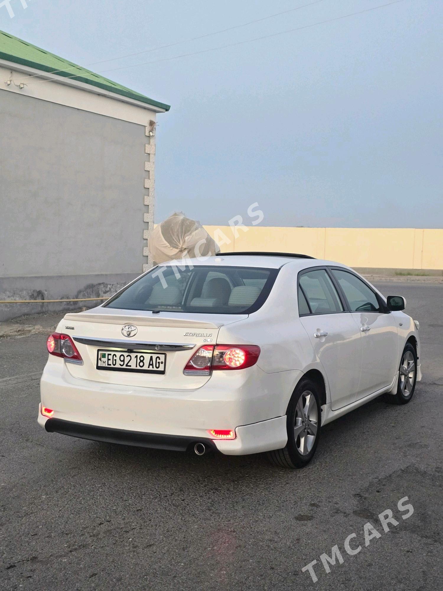 Toyota Corolla 2011 - 170 000 TMT - Büzmeýin - img 4